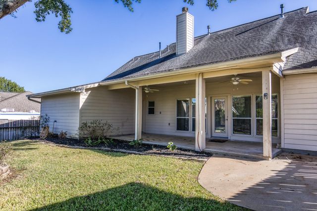2706 Victory Lane, Brenham, TX 77833