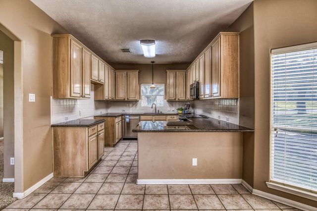 2706 Victory Lane, Brenham, TX 77833