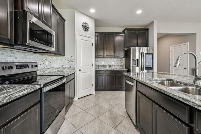 8389 BOWER BASS CIRCLE, Wesley Chapel, FL 33545