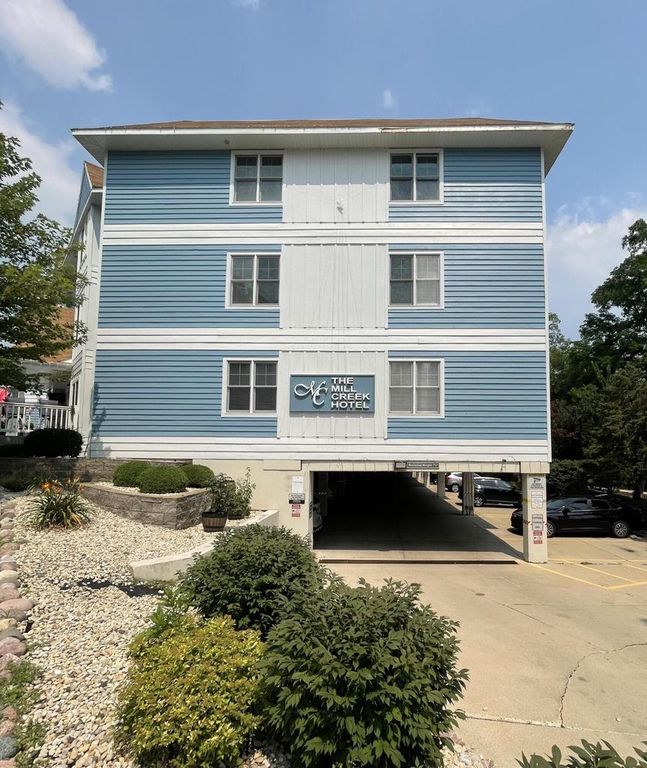 123 Center STREET #103, Lake Geneva, WI 53147
