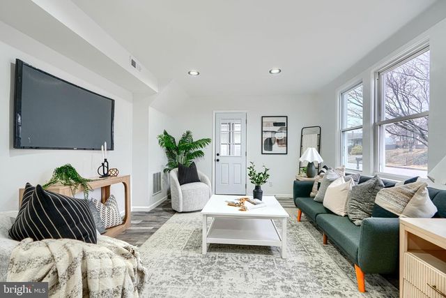 2911 VERMONT AVE, Halethorpe, MD 21227