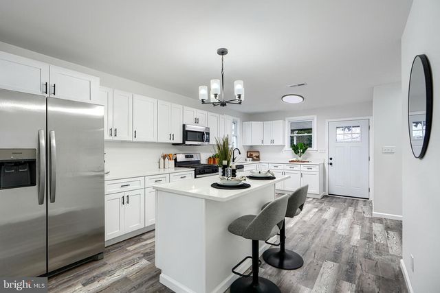 2911 VERMONT AVE, Halethorpe, MD 21227