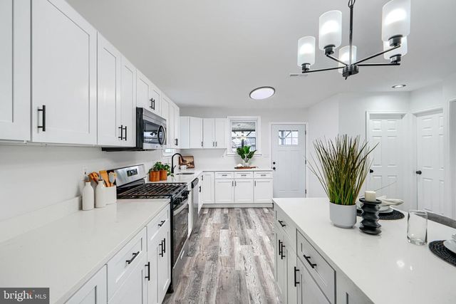 2911 VERMONT AVE, Halethorpe, MD 21227