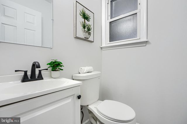 2911 VERMONT AVE, Halethorpe, MD 21227