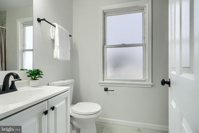 2911 VERMONT AVE, Halethorpe, MD 21227