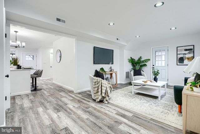 2911 VERMONT AVE, Halethorpe, MD 21227