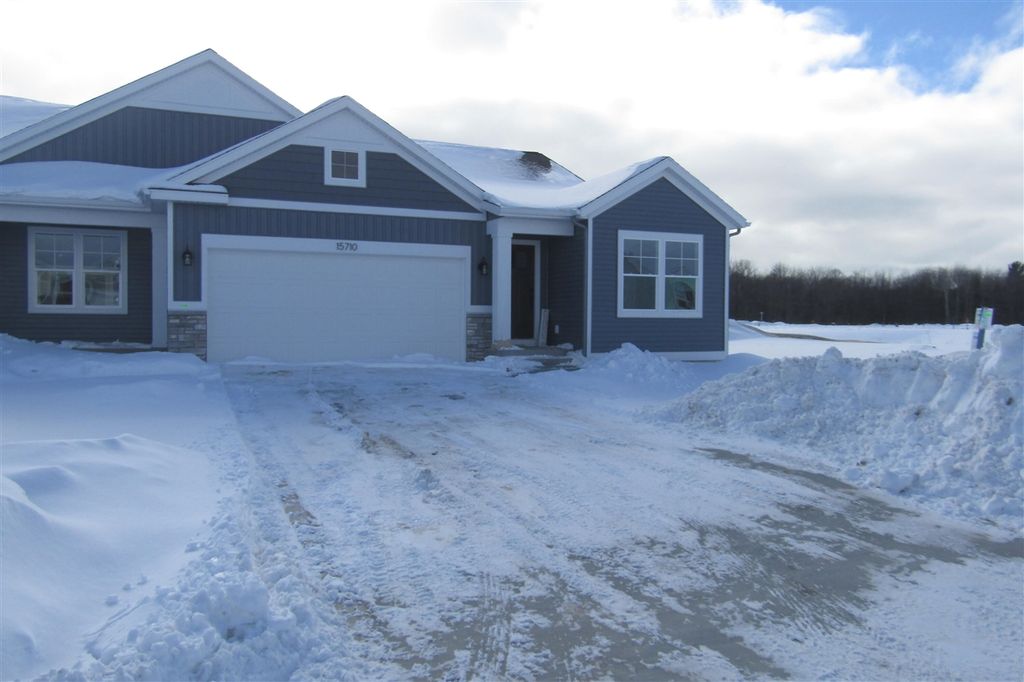 15710 Hawley Drive 48, Grand Haven, MI 49417