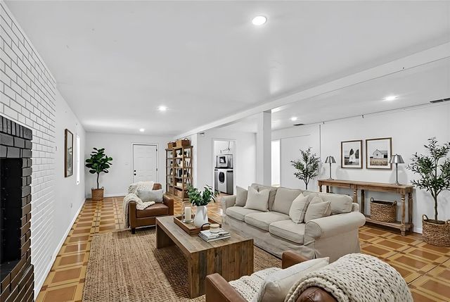 101 W CELESTE STREET, Apopka, FL 32703