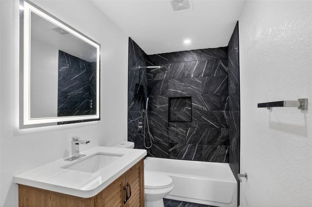 101 W CELESTE STREET, Apopka, FL 32703