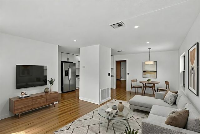 101 W CELESTE STREET, Apopka, FL 32703