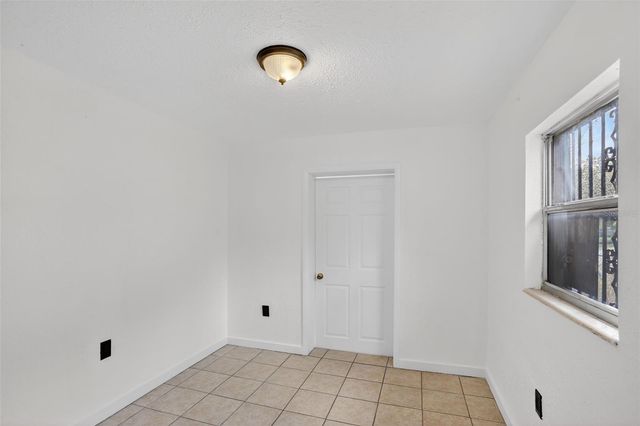 101 W CELESTE STREET, Apopka, FL 32703