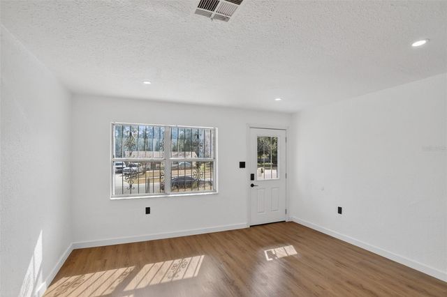 101 W CELESTE STREET, Apopka, FL 32703