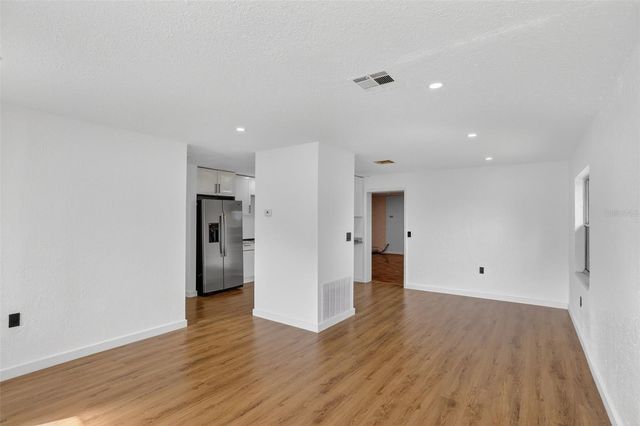 101 W CELESTE STREET, Apopka, FL 32703