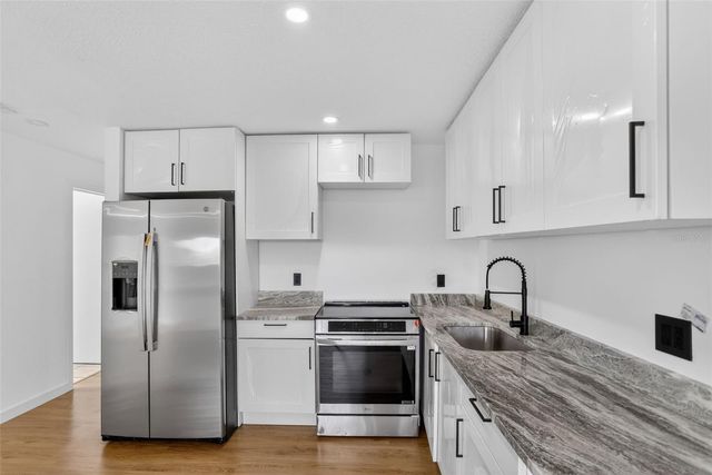 101 W CELESTE STREET, Apopka, FL 32703