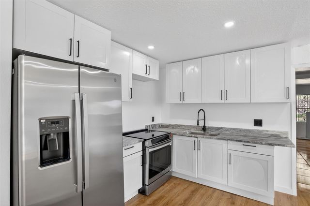 101 W CELESTE STREET, Apopka, FL 32703