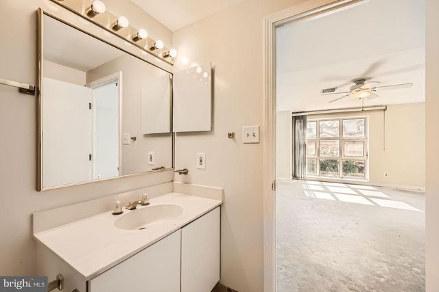 250 PRESIDENT ST #212, Baltimore, MD 21202