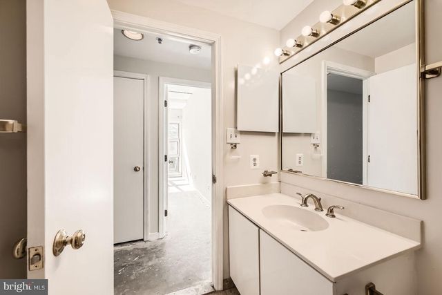250 PRESIDENT ST #212, Baltimore, MD 21202