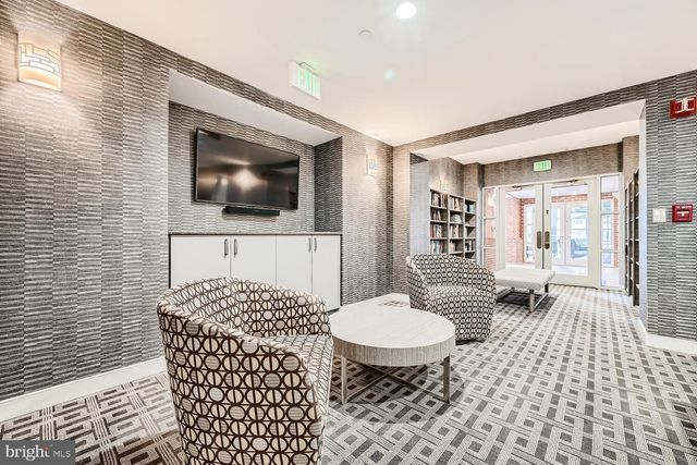 250 PRESIDENT ST #212, Baltimore, MD 21202