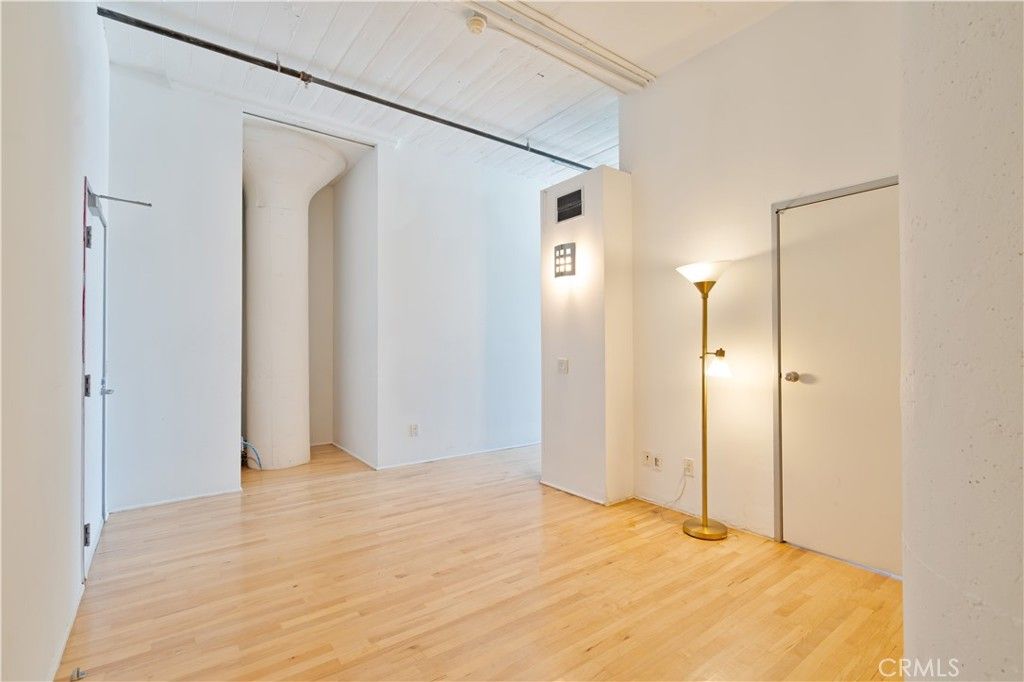 Image 10 of property listing at 420 S San Pedro 402, Los Angeles, CA 90013