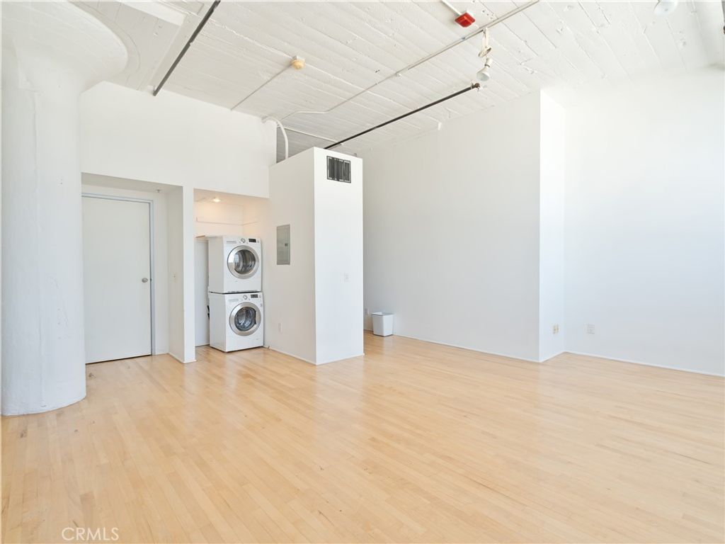 Image 11 of property listing at 420 S San Pedro 402, Los Angeles, CA 90013