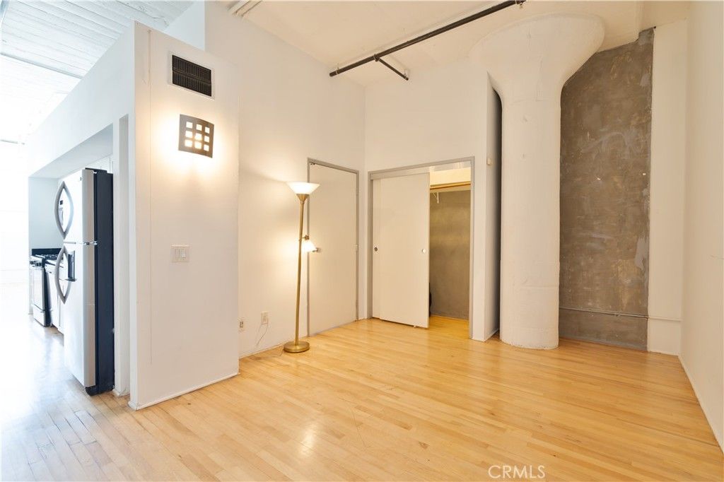 Image 13 of property listing at 420 S San Pedro 402, Los Angeles, CA 90013