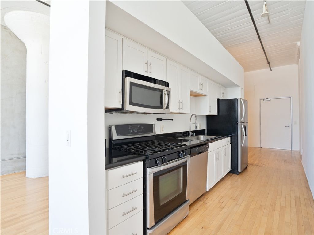Image 16 of property listing at 420 S San Pedro 402, Los Angeles, CA 90013