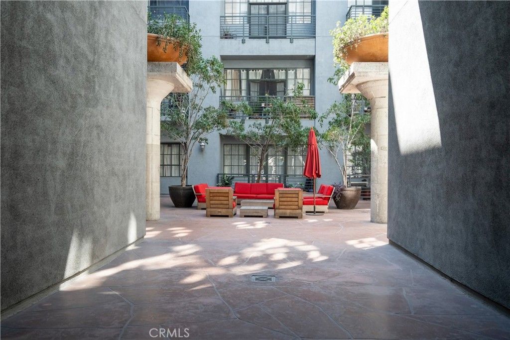 Image 21 of property listing at 420 S San Pedro 402, Los Angeles, CA 90013
