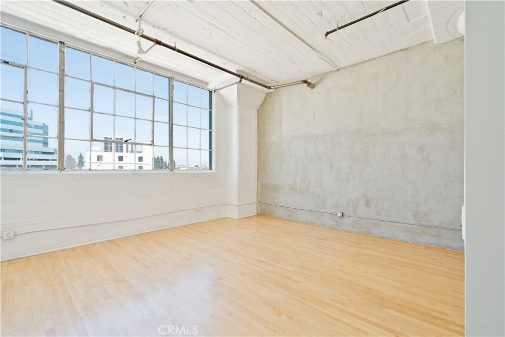 Image 4 of property listing at 420 S San Pedro 402, Los Angeles, CA 90013