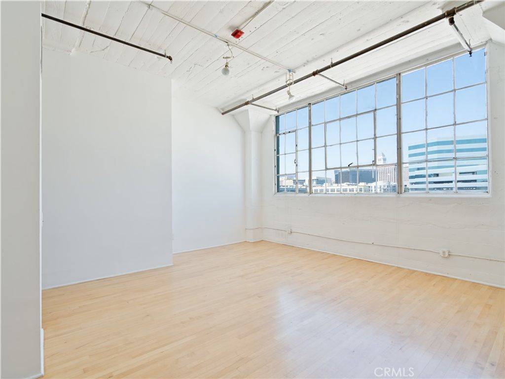 Image 5 of property listing at 420 S San Pedro 402, Los Angeles, CA 90013