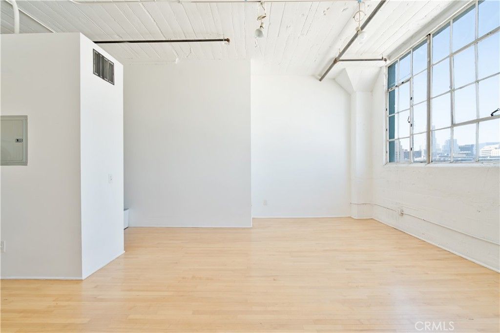 Image 6 of property listing at 420 S San Pedro 402, Los Angeles, CA 90013
