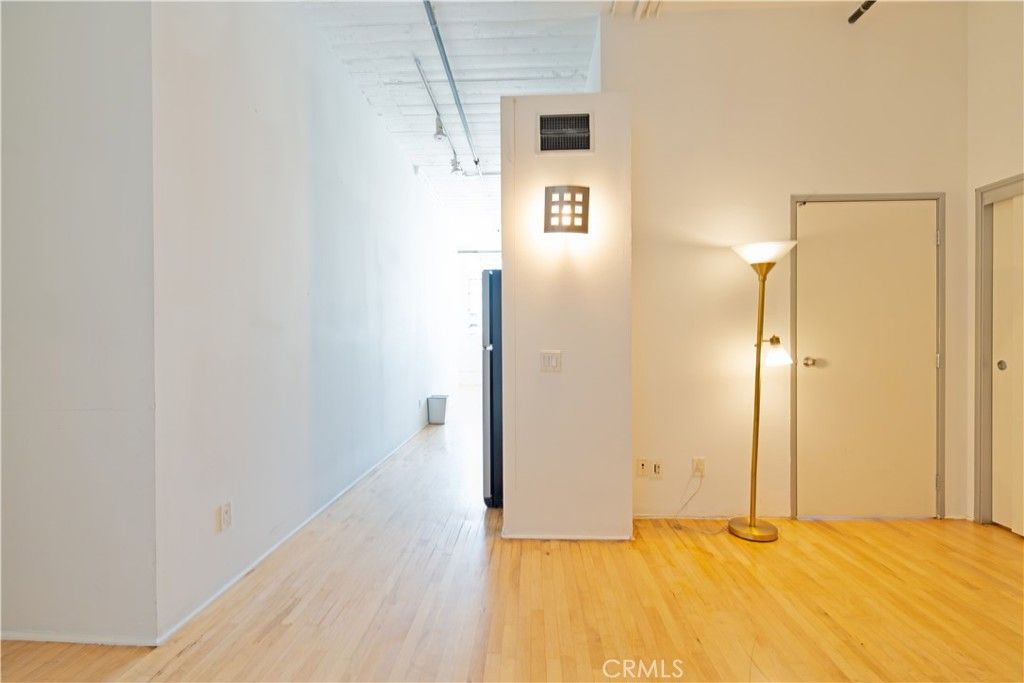 Image 7 of property listing at 420 S San Pedro 402, Los Angeles, CA 90013