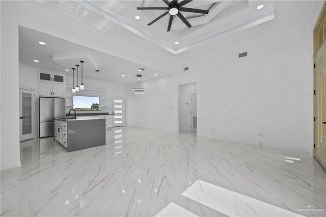 1044 Nina Avenue, Alamo, TX 78516