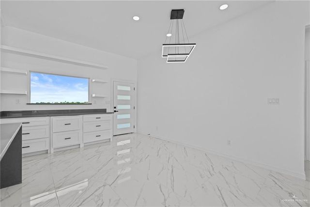 1044 Nina Avenue, Alamo, TX 78516