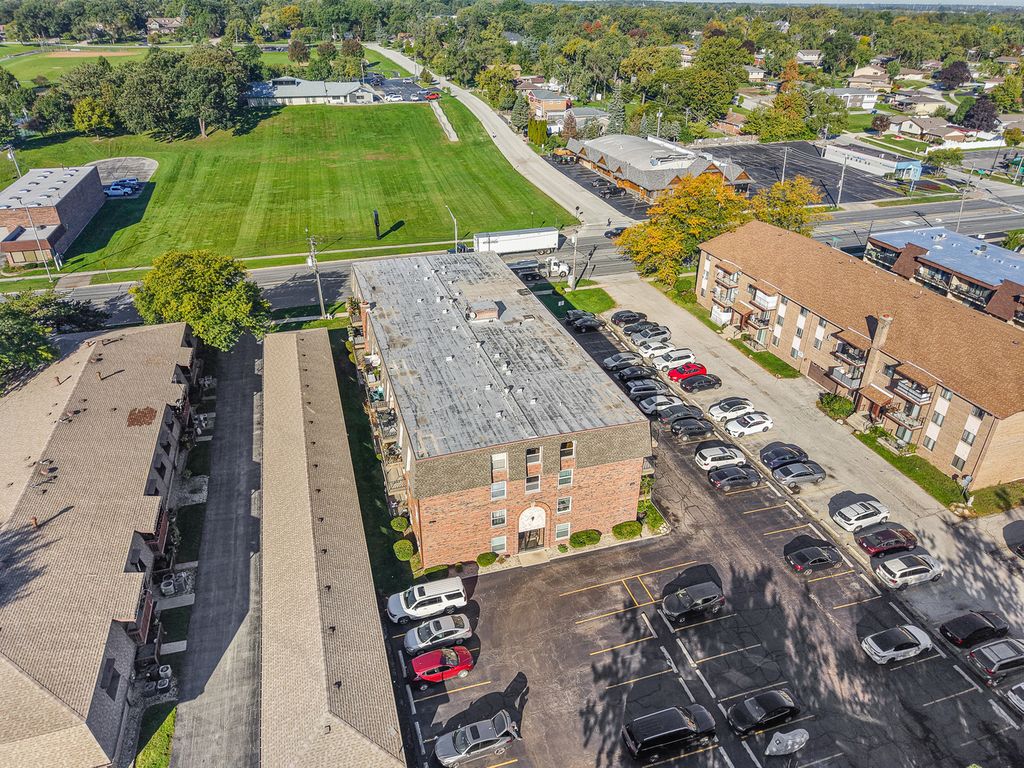9143 S Roberts Road 21, Hickory Hills, IL 60457 — photo 2
