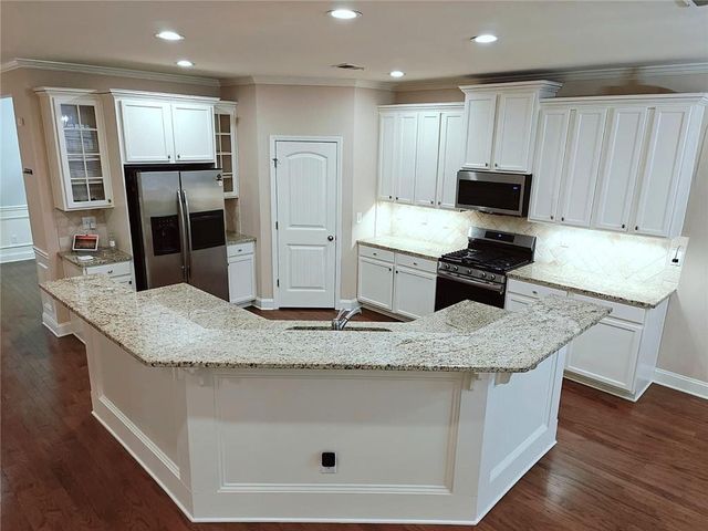 2638 Lake Manor Cir Circle, Duluth, GA 30096