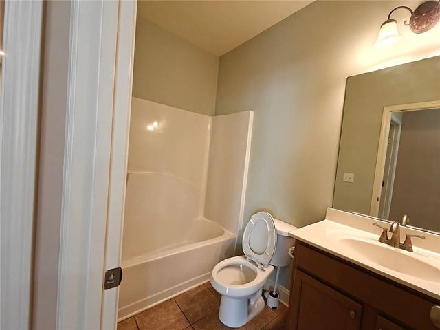 2638 Lake Manor Cir Circle, Duluth, GA 30096