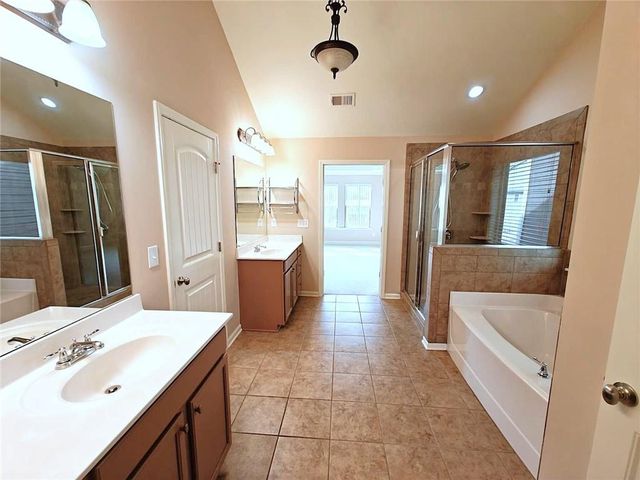 2638 Lake Manor Cir Circle, Duluth, GA 30096