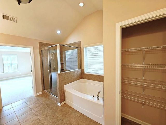 2638 Lake Manor Cir Circle, Duluth, GA 30096