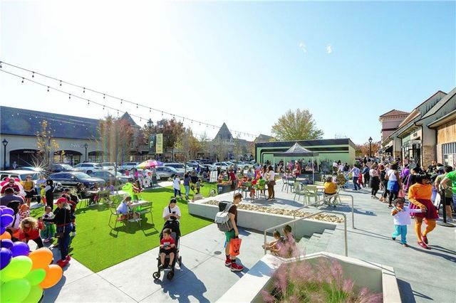 2638 Lake Manor Cir Circle, Duluth, GA 30096