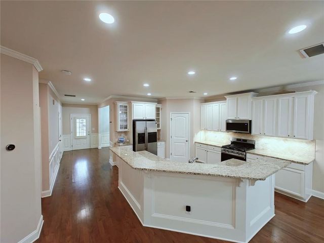 2638 Lake Manor Cir Circle, Duluth, GA 30096