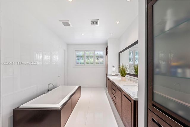 4196 S Douglas Road, Miami, FL 33133