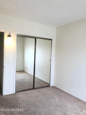 9449 E Barrudean Hills Street, Tucson, AZ 85710