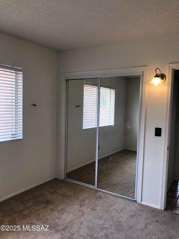 9449 E Barrudean Hills Street, Tucson, AZ 85710