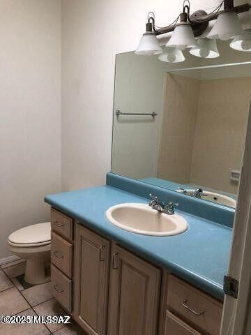 9449 E Barrudean Hills Street, Tucson, AZ 85710