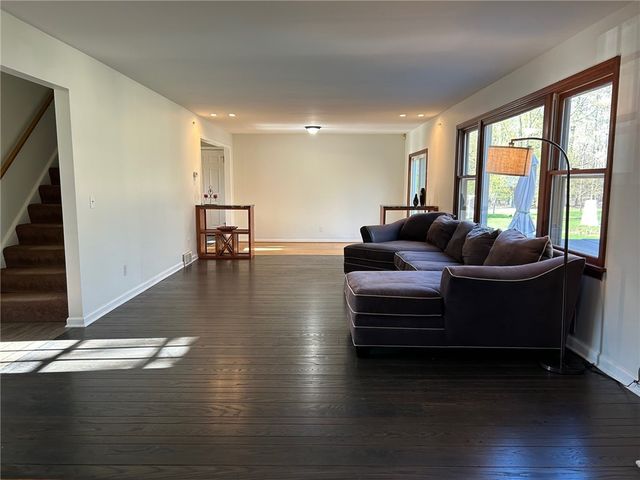 581 Bending Bough Drive, Webster, NY 14580