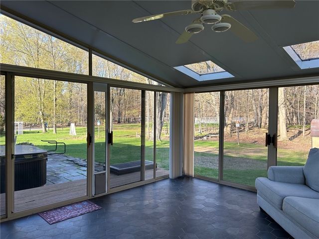 581 Bending Bough Drive, Webster, NY 14580