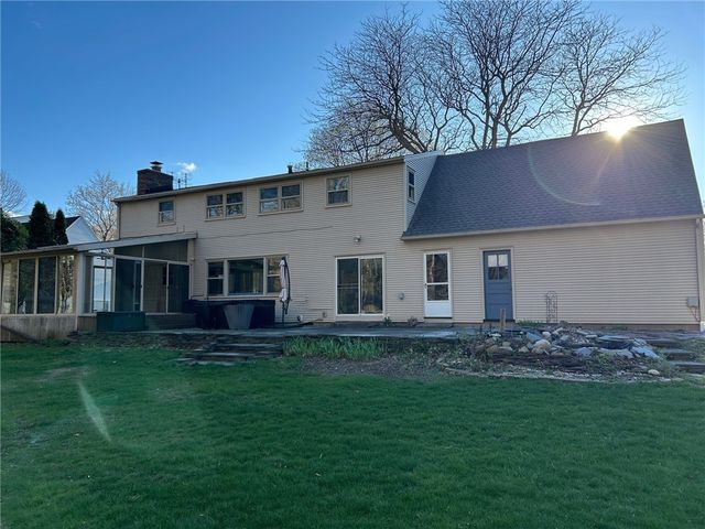 581 Bending Bough Drive, Webster, NY 14580