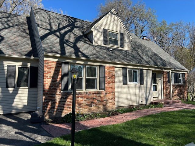 581 Bending Bough Drive, Webster, NY 14580