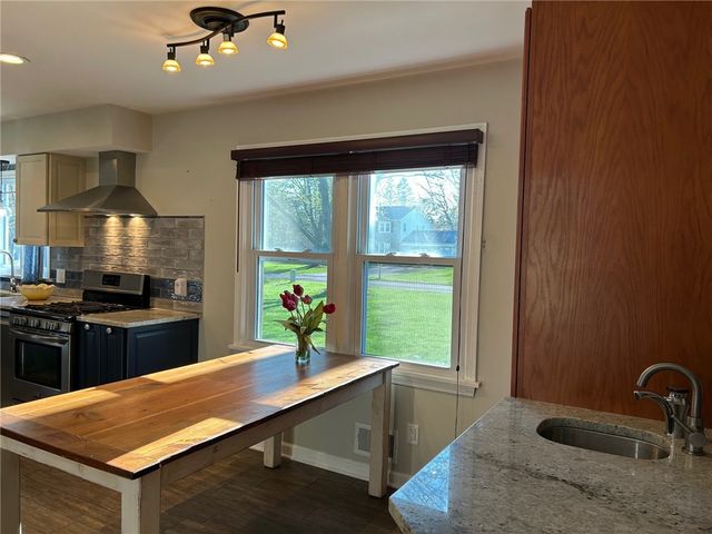 581 Bending Bough Drive, Webster, NY 14580