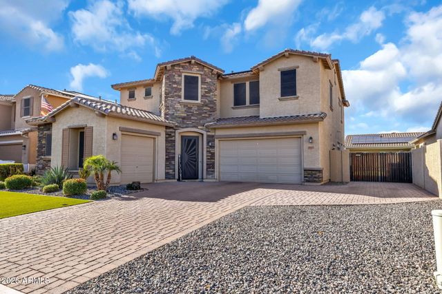 18924 W MEDLOCK Drive, Litchfield Park, AZ 85340